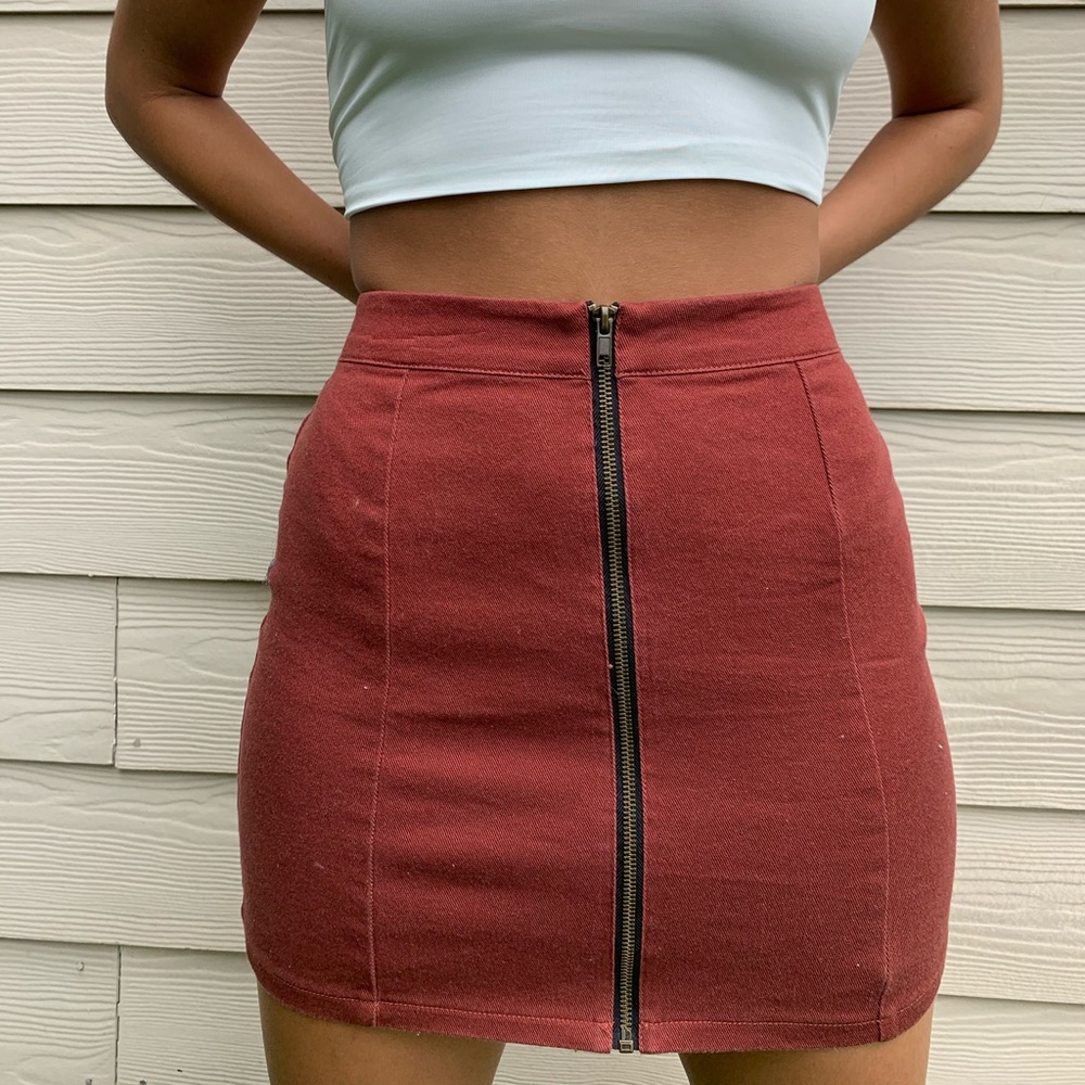 BURGUNDY MINI SKIRT